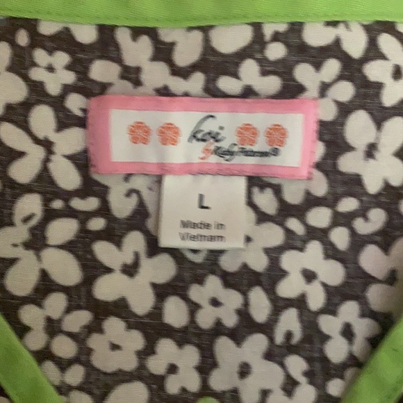 Koi brown floral scrub top - Picture 4 of 4